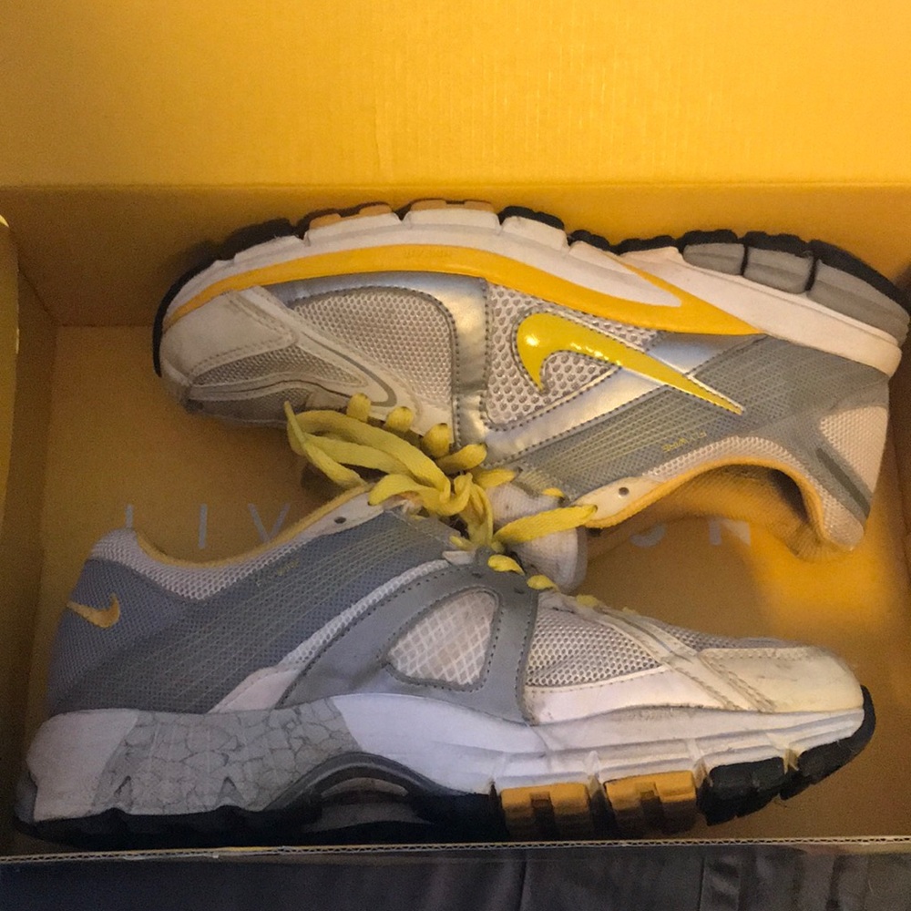 Nike Livestrong Flywire women’s shoes